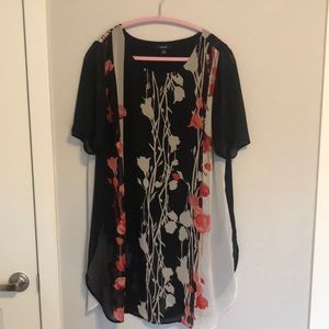 Alfani floral tunic blouse 🌹